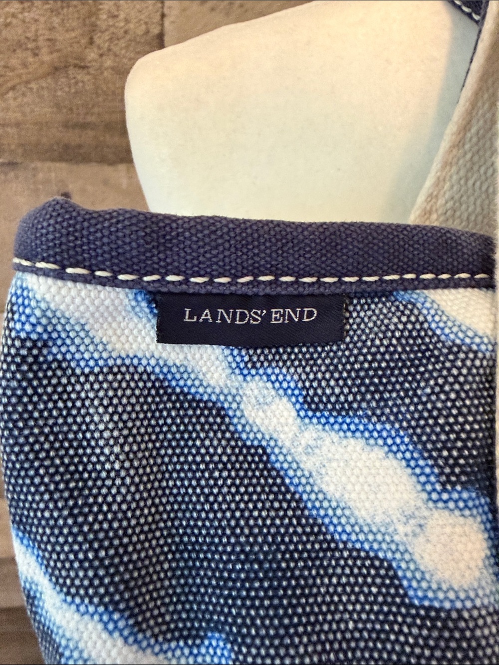 Lands’ End Tote - Picture 4 of 16